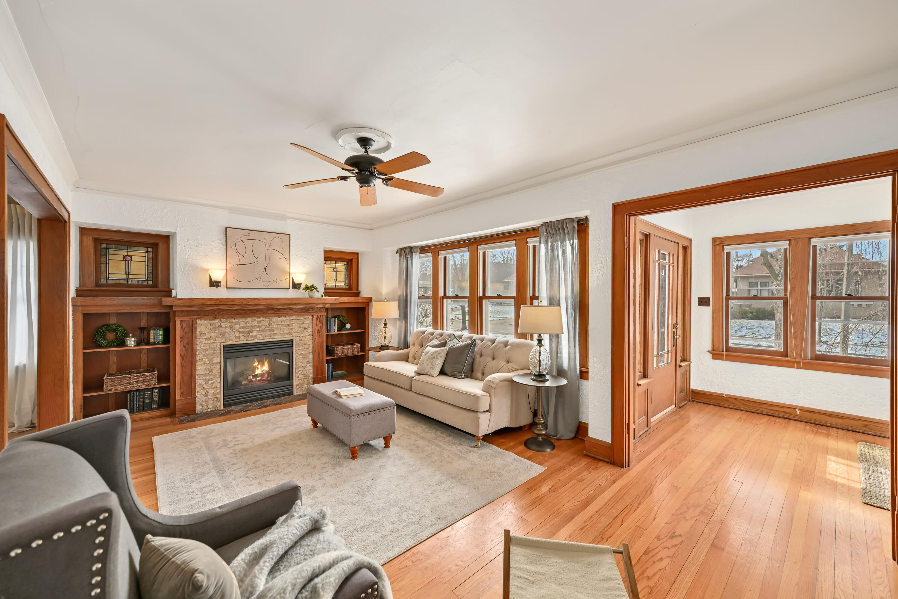 2438 North Lefeber Avenue Wauwatosa, WI 53213 - Photo 3 of 36 4 DZ2438-5