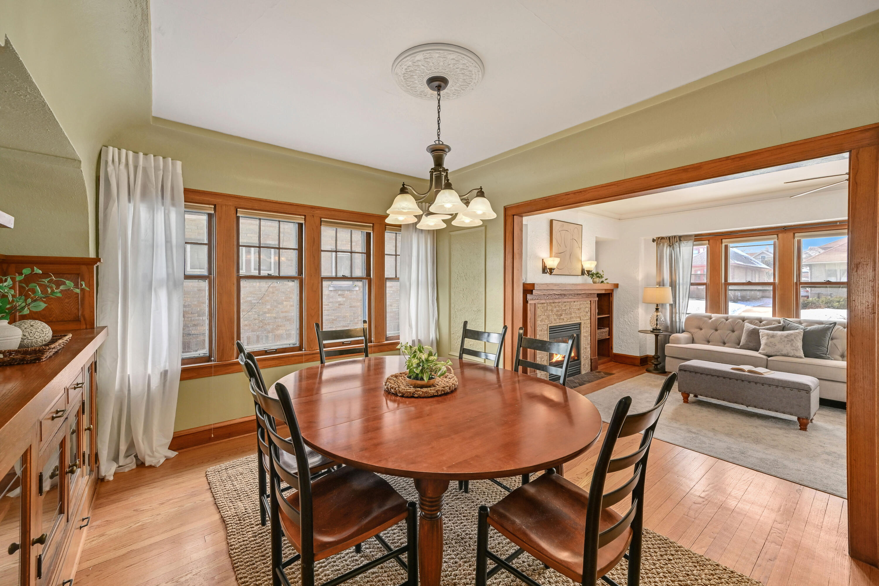 2438 North Lefeber Avenue Wauwatosa, WI 53213 - Photo 8 of 36 9 DZ2438-9