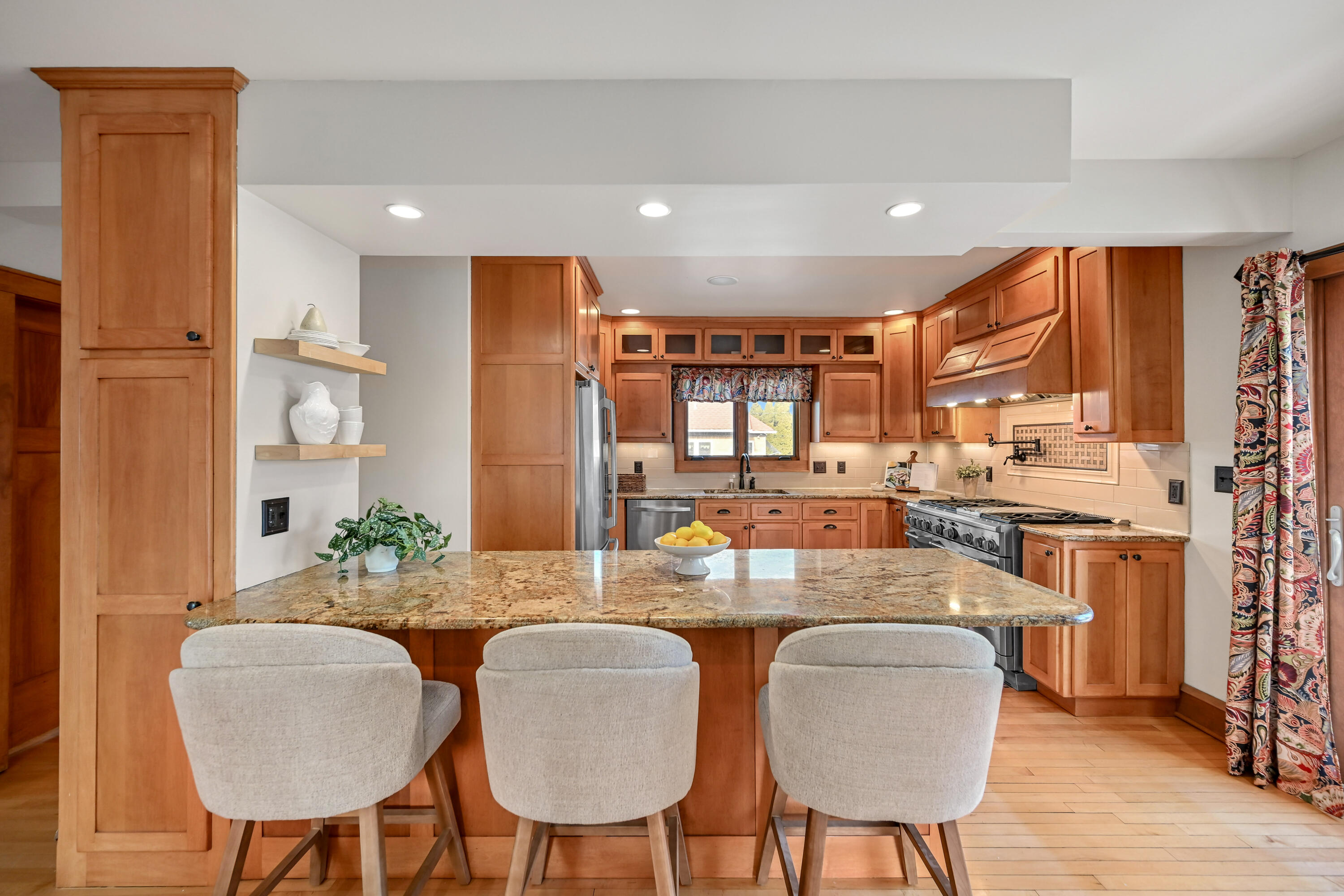 2438 North Lefeber Avenue Wauwatosa, WI 53213 - Photo 10 of 36 11 DZ2438-12