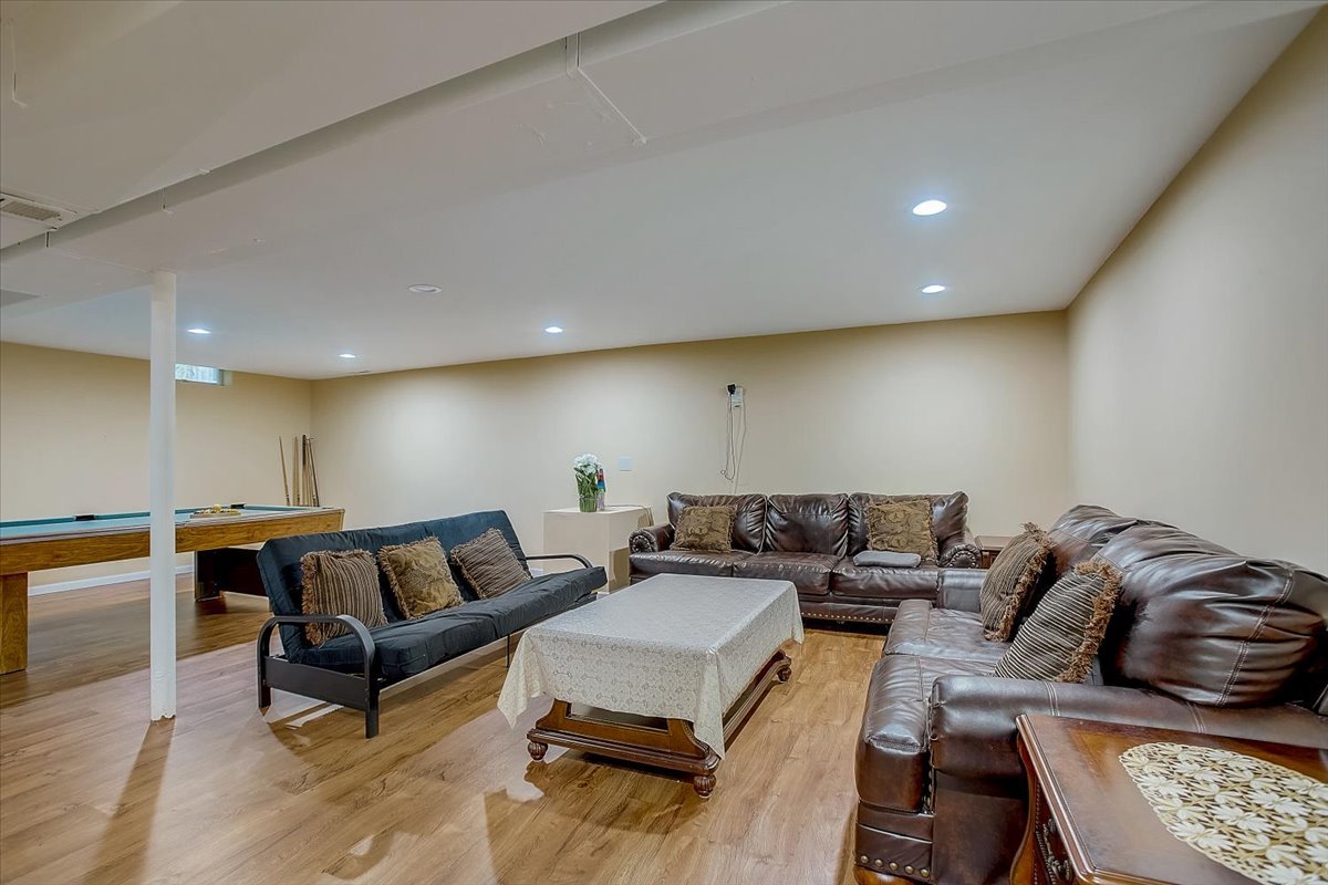 510 Beck Road Lindenhurst, IL 60046 - Photo 20 of 32