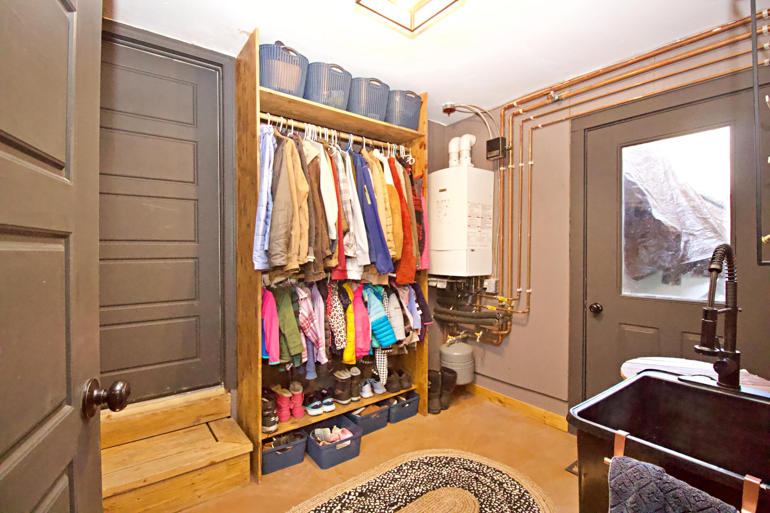17 Acorn Hill Road Holden, ME 04429 - Photo 8 of 32 Mudroom