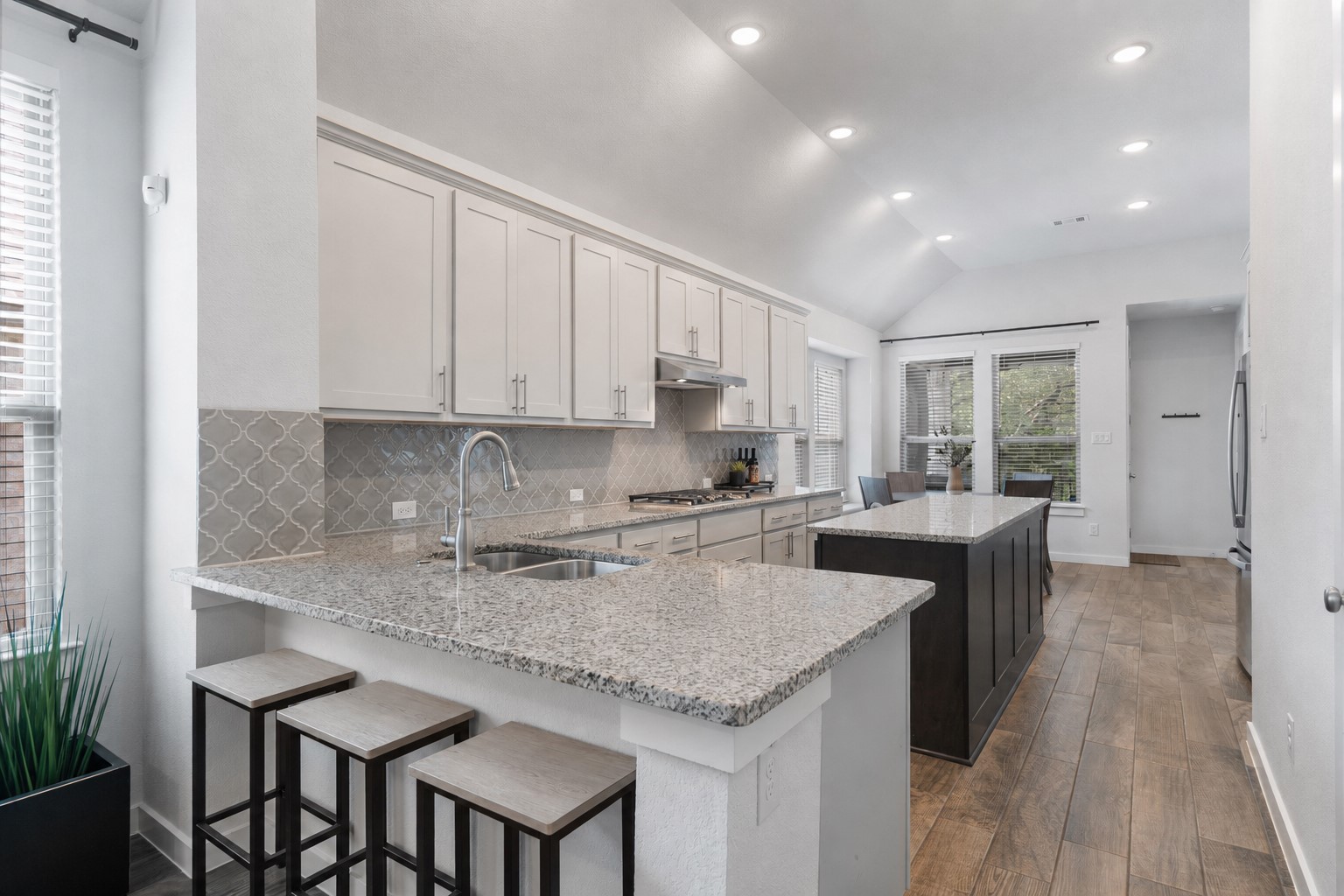 104 Arrowhead Mound Road Georgetown, TX 78628 - Photo 4 of 39