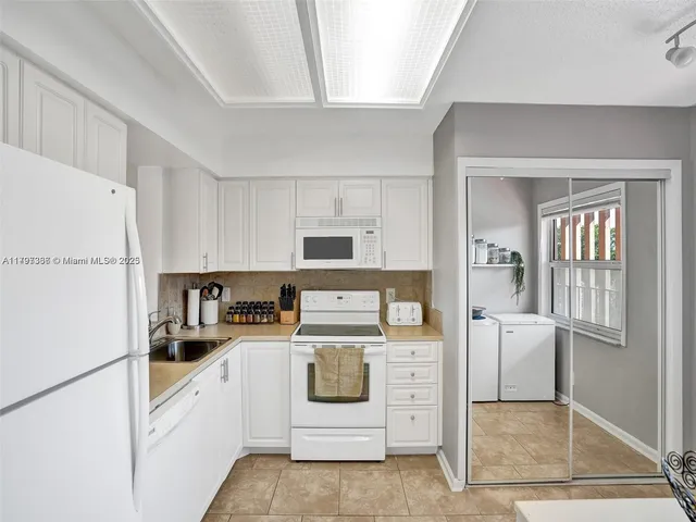 $140,000 | 7431 Northwest 1st Street, Unit 407, Margate, FL 33063