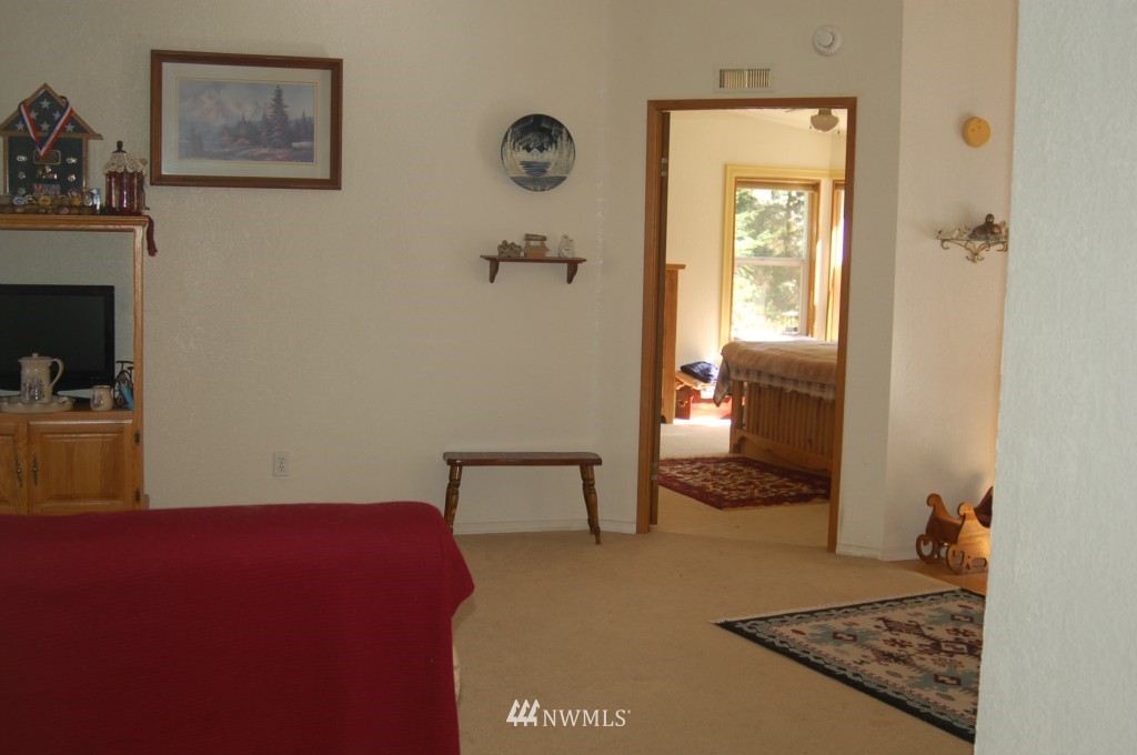 4350 Southeast Nelson Road Olalla, WA 98359 - Photo 7 of 25 Gallery Image 7