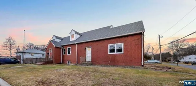 a house view with a outdoor space