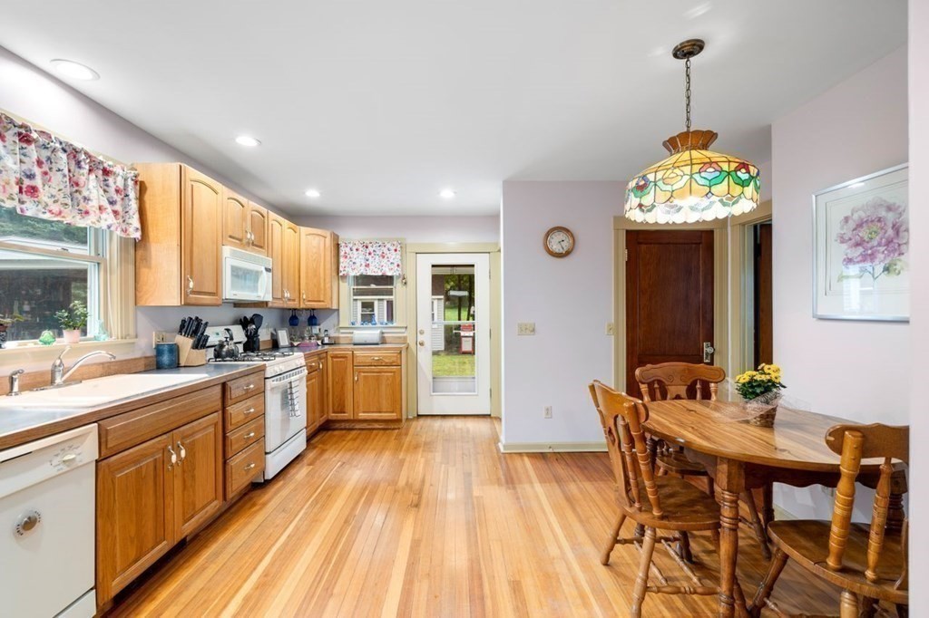 4 Sunset Road Nahant, MA 01908 - Photo 8 of 36