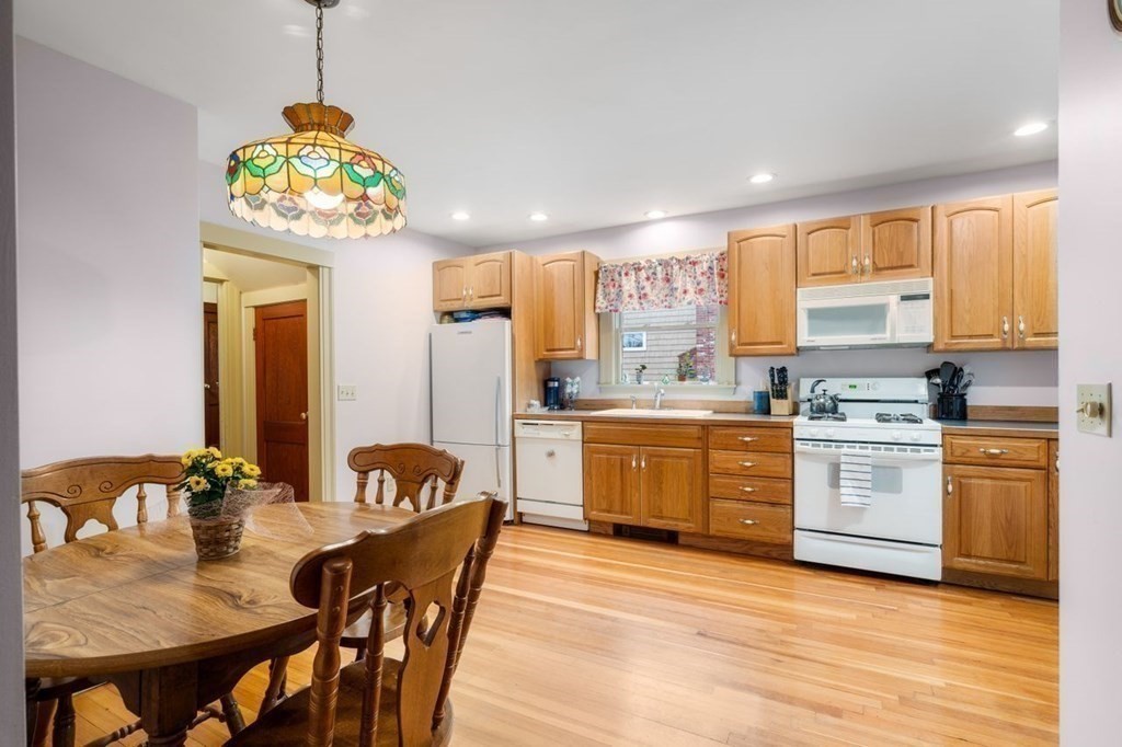 4 Sunset Road Nahant, MA 01908 - Photo 10 of 36