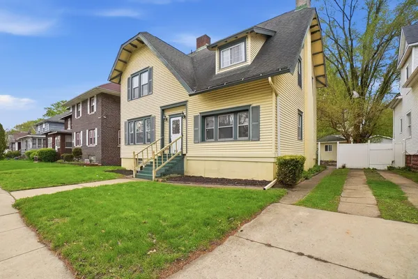 $255,000 | 252 Detroit Street, Hammond, IN 46320