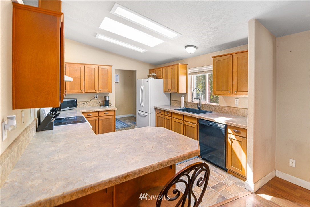 3100 East Rasor Road Belfair, WA 98528 - Photo 9 of 38 Gallery Image 9