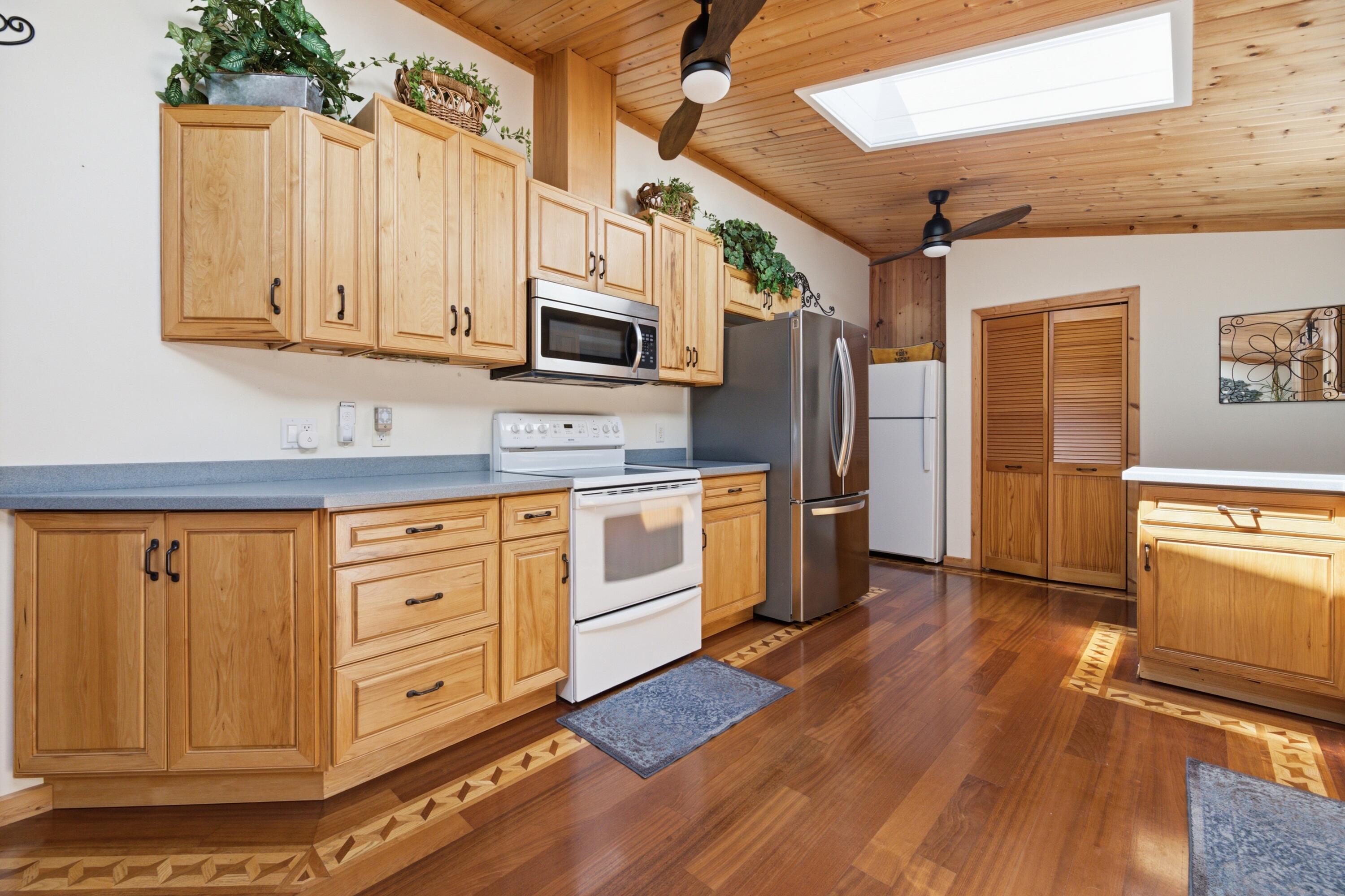 1725 North River Road Buffalo City, WI 54622 - Photo 7 of 20 Kitchen