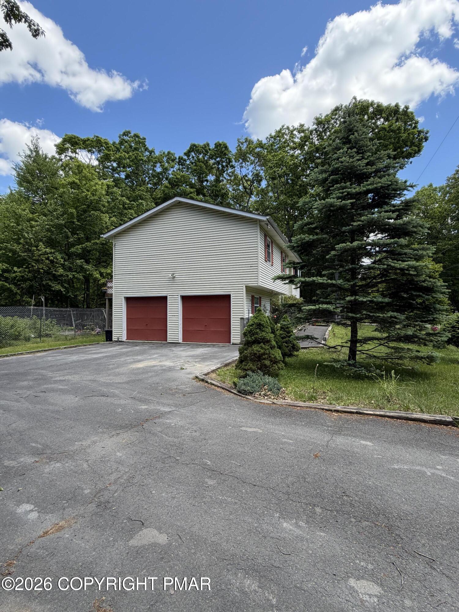 2127 Faratol Road East Stroudsburg, PA 18302 - Photo 3 of 17 IMG_2909