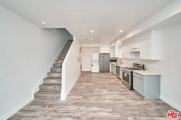 $3,290,000 | 603 West 41st Place, Los Angeles, CA 90037