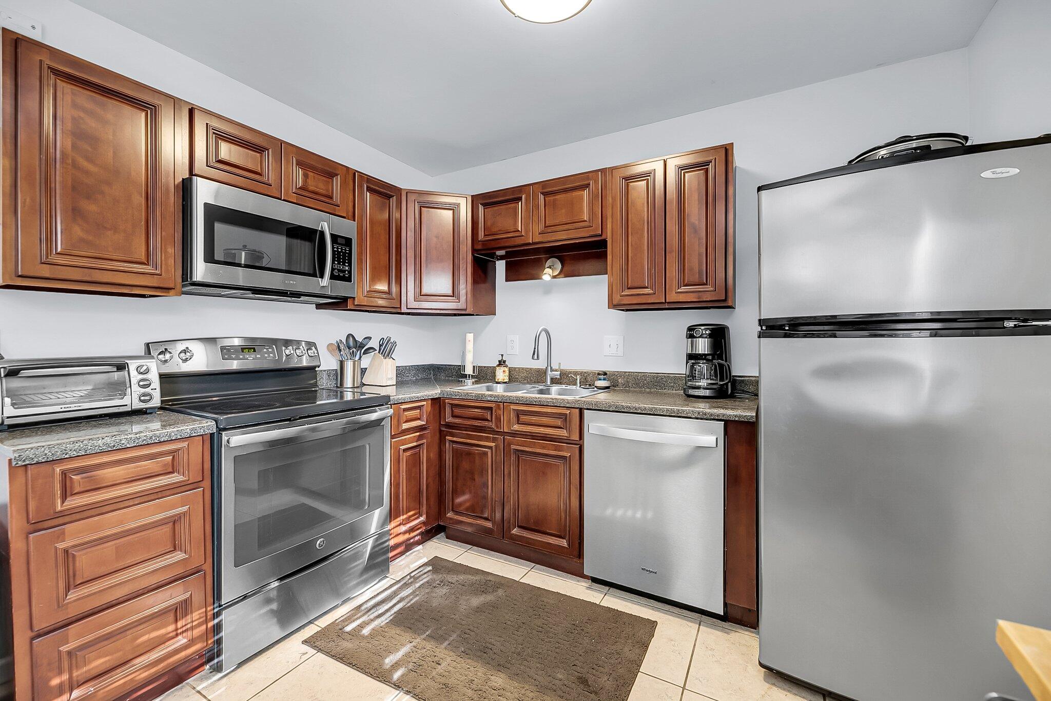 292 Fleming Road, Unit D Charleston, SC 29412 - Photo 8 of 26 CREM - 292 Fleming Rd D-6