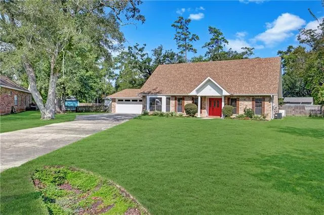 $478,700 | 102 Chickamaw Place, Mandeville, LA 70471