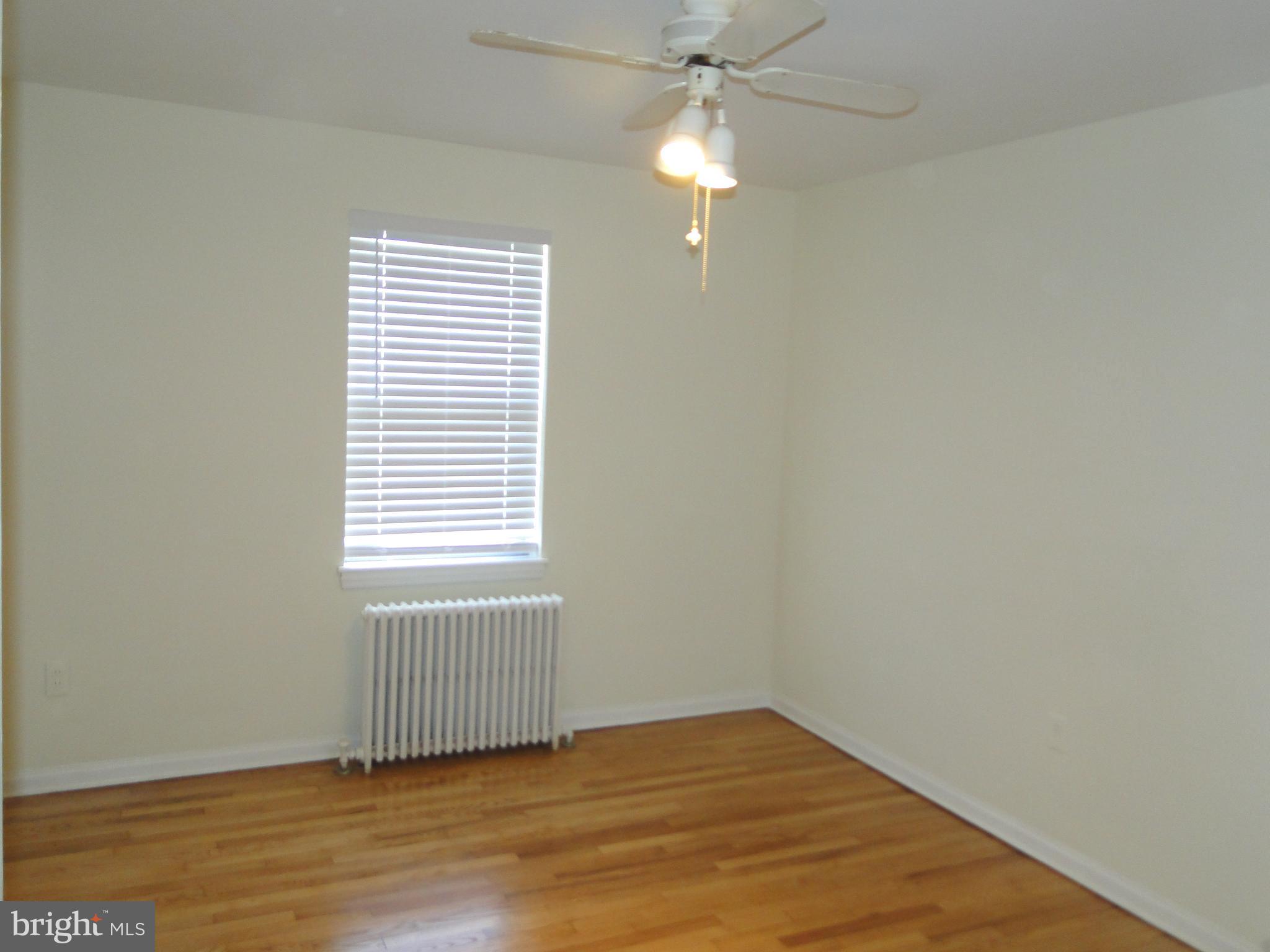 8520 Oak Road Parkville, MD 21234 - Photo 15 of 16 Bedroom 3