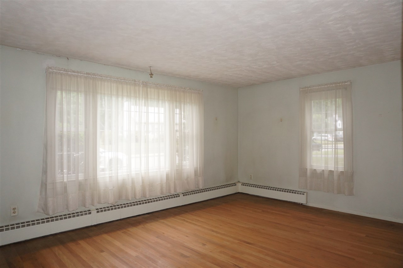7 Hawthorne Road Dover, NH 03820 - Photo 5 of 12