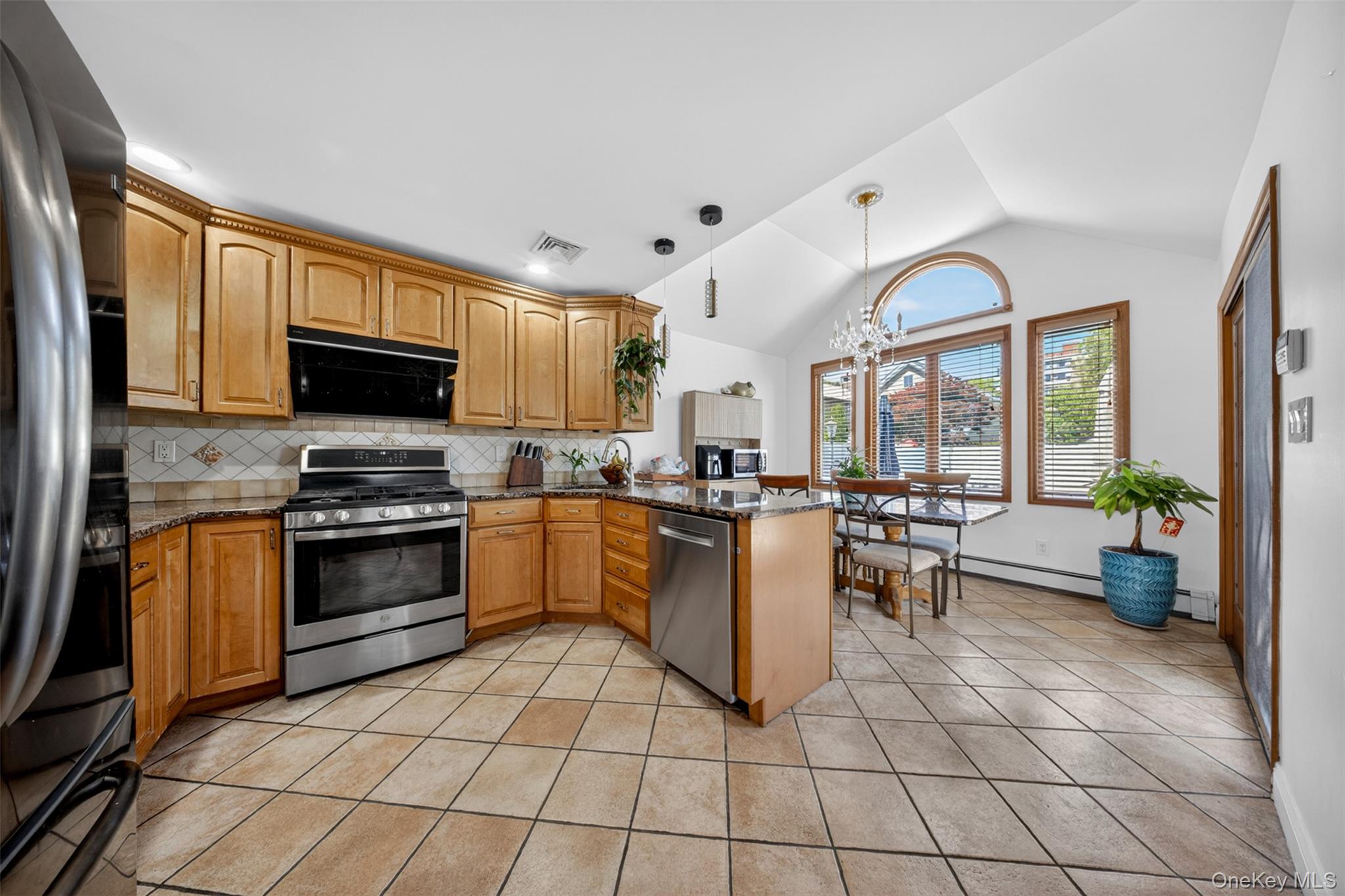 162-11 12th Road Queens, NY 11357 - Photo 11 of 41