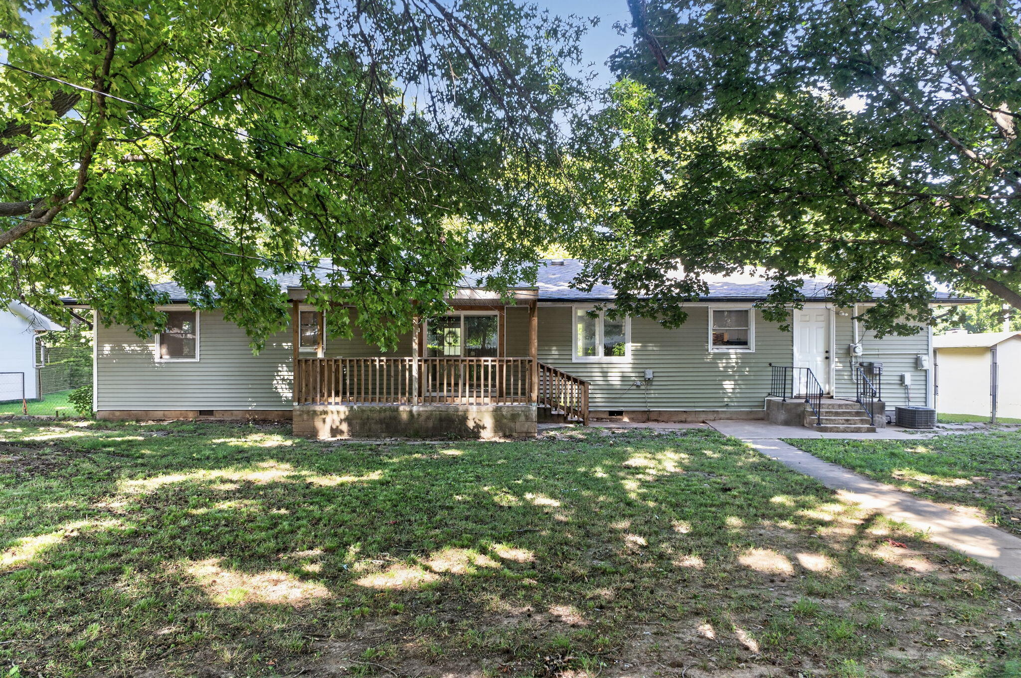 515 Grand Street Monett, MO 65708 - Photo 33 of 39 35