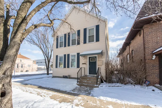 $2,300 | 4055 Prairie Avenue, Unit 1, Schiller Park, IL 60176