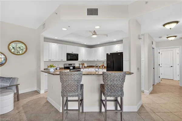 $2,725,000 | 552 11th Avenue South, Unit 4, Naples, FL 34102