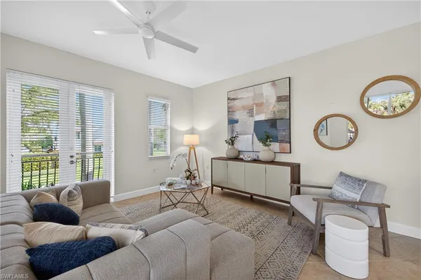 $2,725,000 | 552 11th Avenue South, Unit 4, Naples, FL 34102