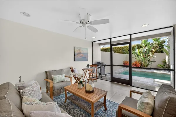 $2,725,000 | 552 11th Avenue South, Unit 4, Naples, FL 34102