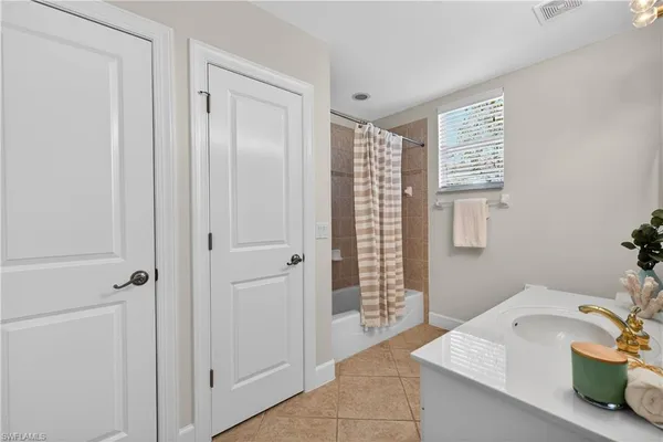 $2,725,000 | 552 11th Avenue South, Unit 4, Naples, FL 34102