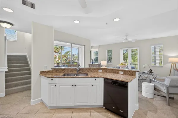 $2,725,000 | 552 11th Avenue South, Unit 4, Naples, FL 34102