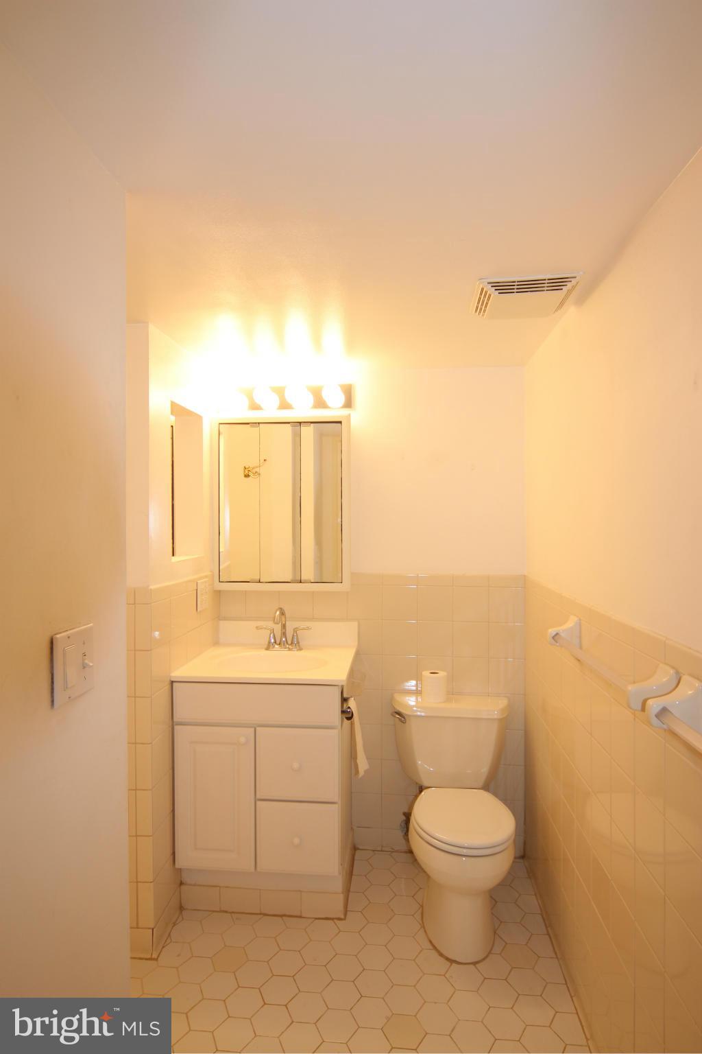 5904 D Kingsford Road, Unit 417 Springfield, VA 22152 - Photo 11 of 23 Updated Bath
