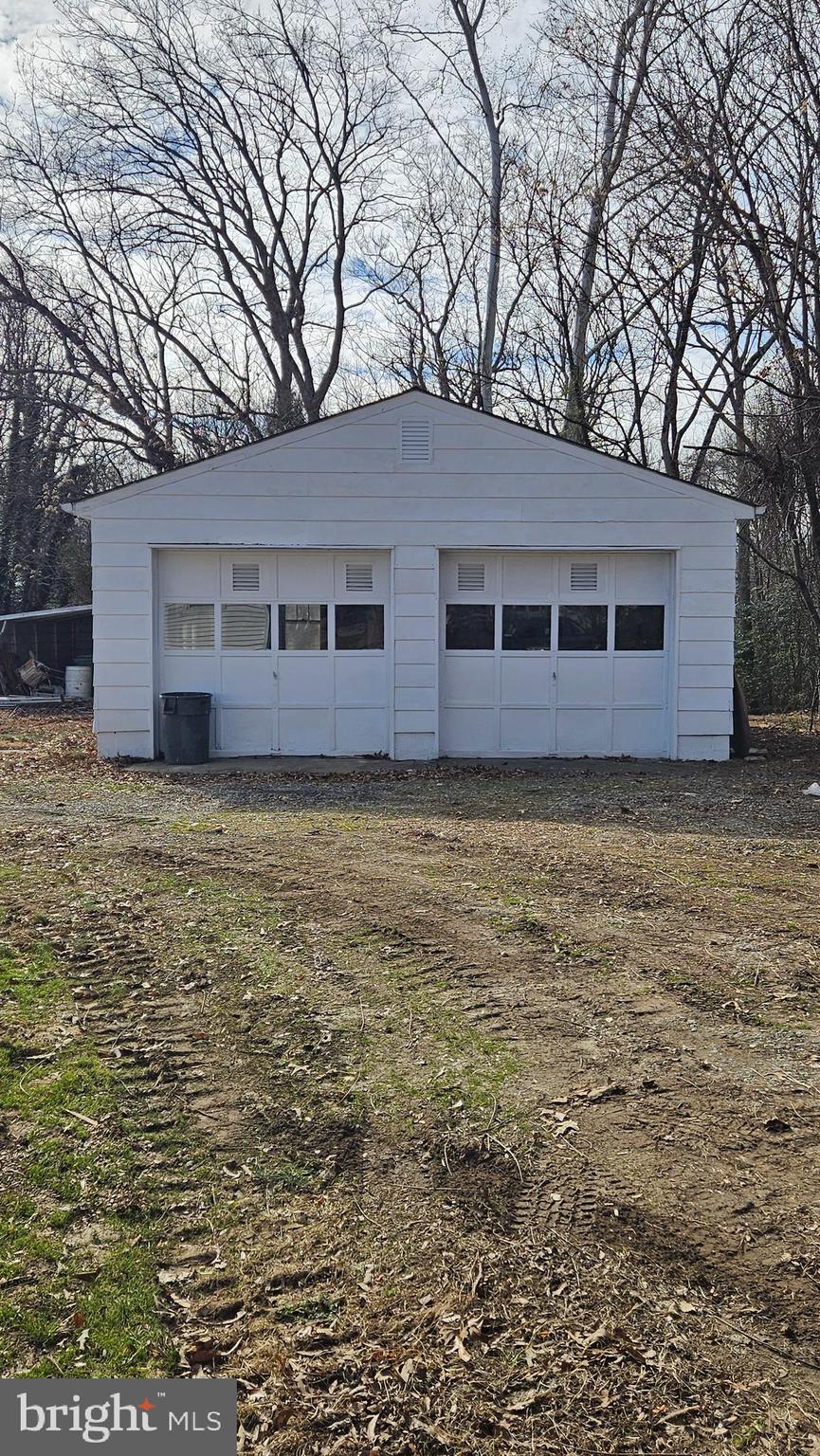 16506 Ridge Road King George, VA 22485 - Photo 8 of 15 front view of a house with yard