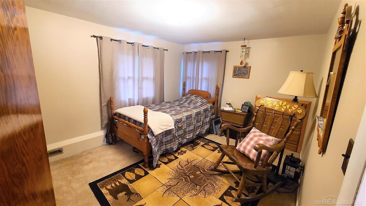 1542 Galbraith Line Road Yale, MI 48097 - Photo 10 of 23 50025945-9.JPG