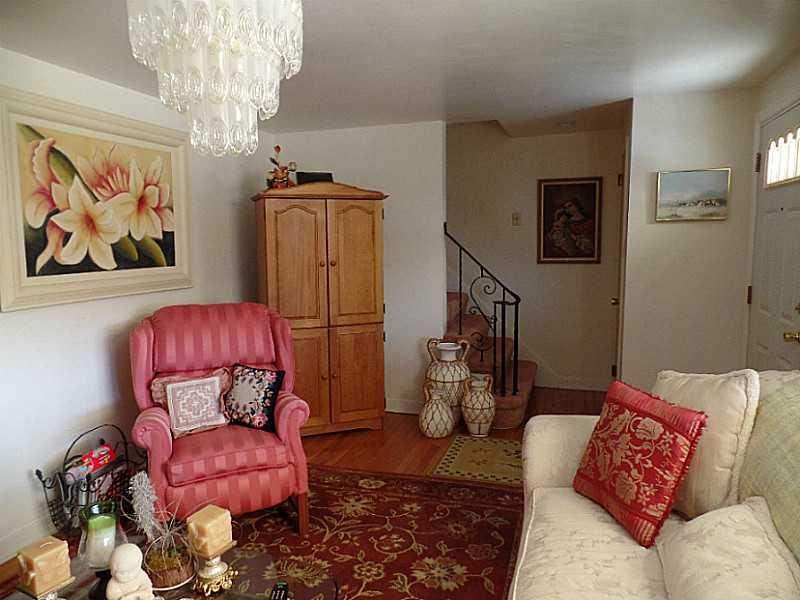 1617 Rutherford Avenue Beechview, PA 15216 - Photo 11 of 18 Living Room.