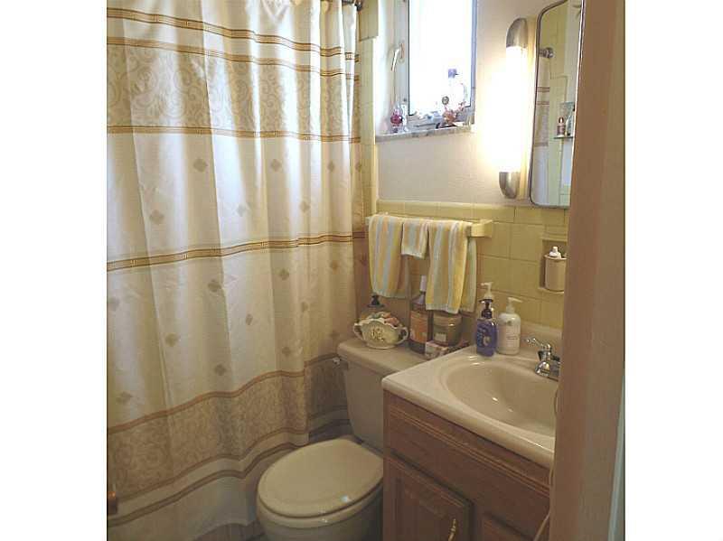 1617 Rutherford Avenue Beechview, PA 15216 - Photo 7 of 18 Full Bath.