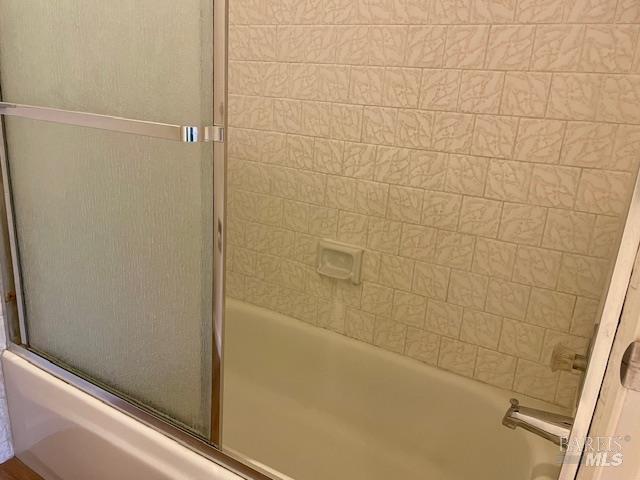 14 Scottsdale Way Novato, CA 94947 - Photo 28 of 34 a bathroom with a bathtub