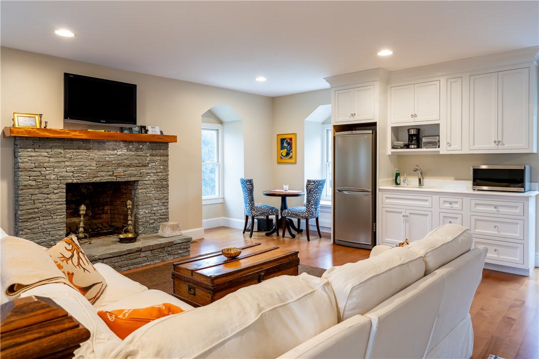 15 Berkeley Avenue Newport, RI 02840 - Photo 41 of 45