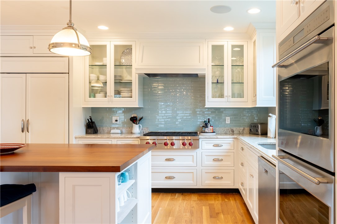 15 Berkeley Avenue Newport, RI 02840 - Photo 7 of 45