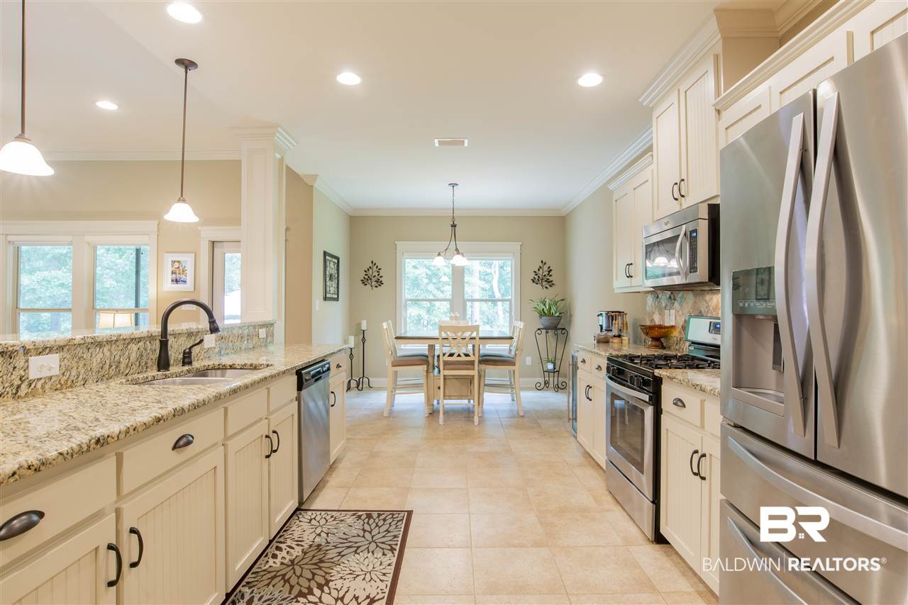 20024 Bunker Loop Fairhope, AL 36532 - Photo 10 of 38 Kitchen