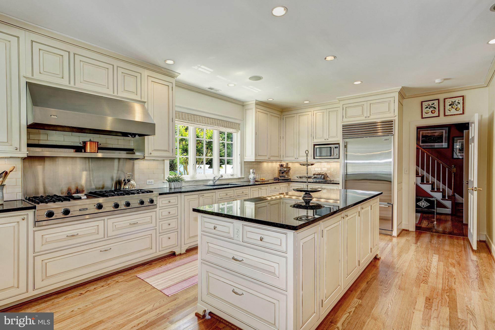 8917 Belmart Road Potomac, MD 20854 - Photo 10 of 47