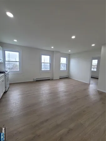 $3,100 | 15 Van Courtland Place, Kearny, NJ 07032