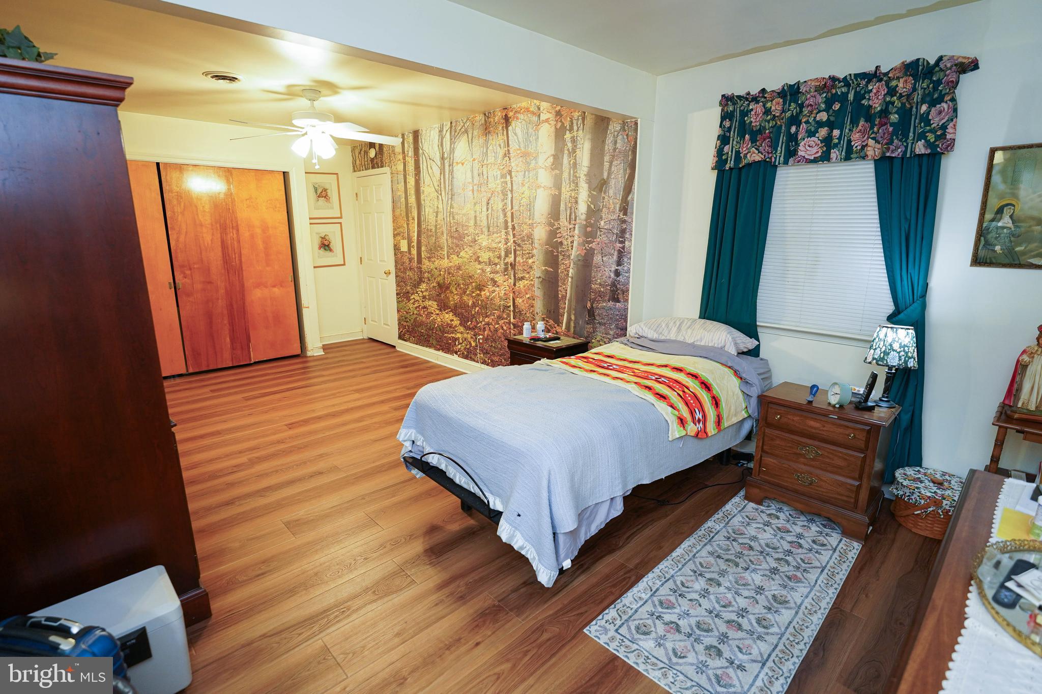 30332 Dagsboro Road Salisbury, MD 21804 - Photo 33 of 53 a bedroom with a bed rug and a window