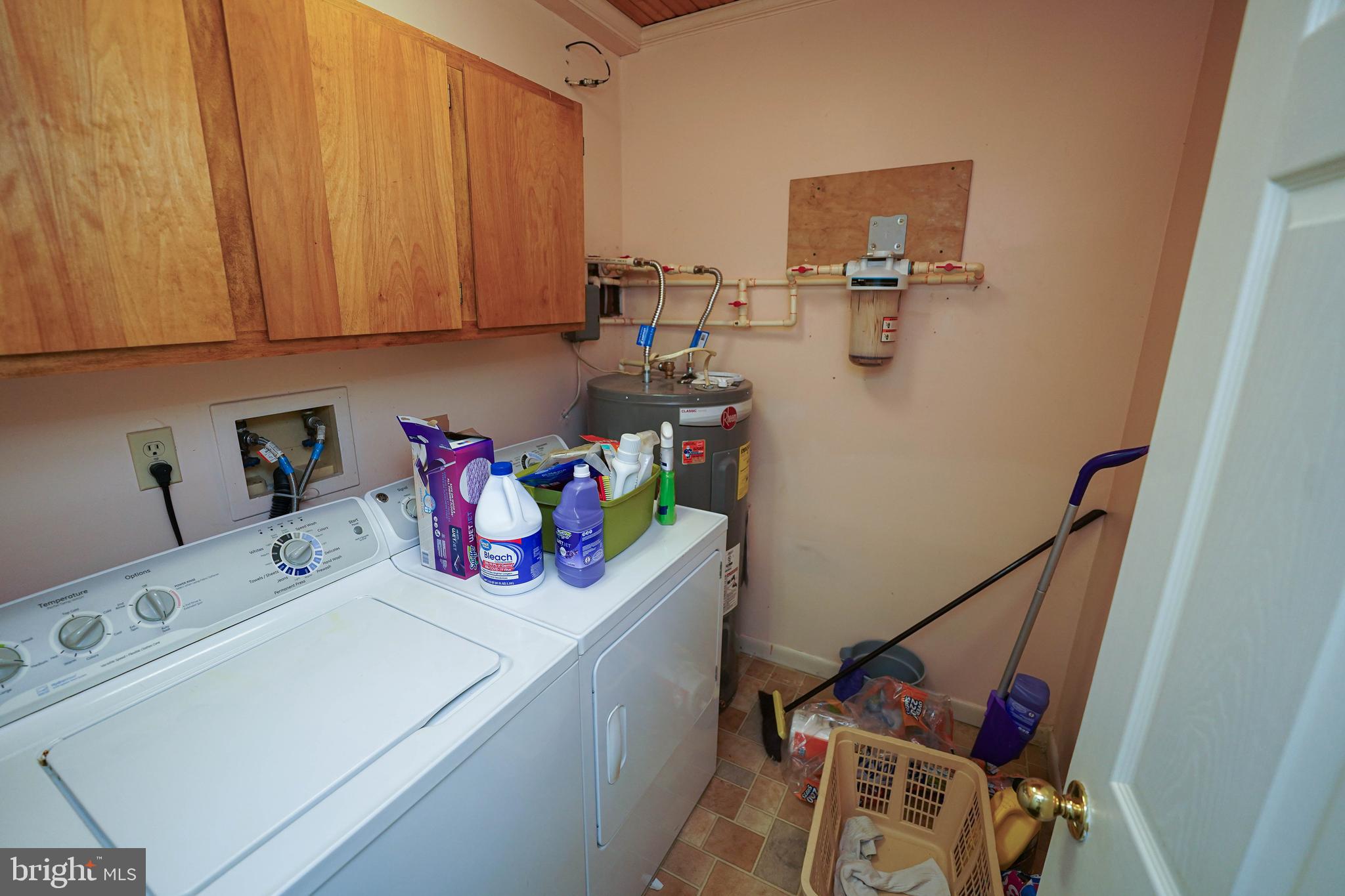 30332 Dagsboro Road Salisbury, MD 21804 - Photo 43 of 53 a utility room with dryer and washer