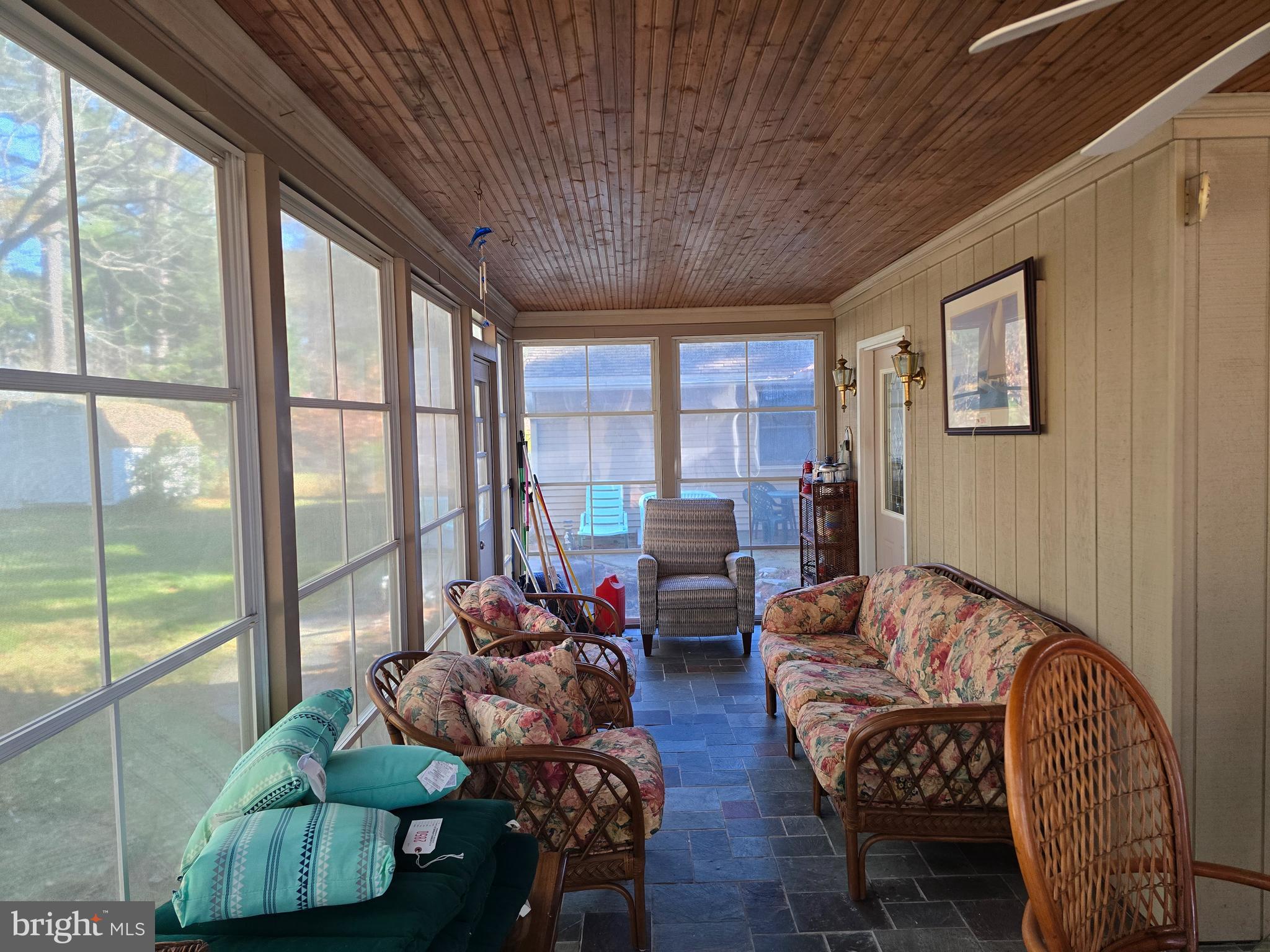 30332 Dagsboro Road Salisbury, MD 21804 - Photo 45 of 53 a living room with furniture and a large window