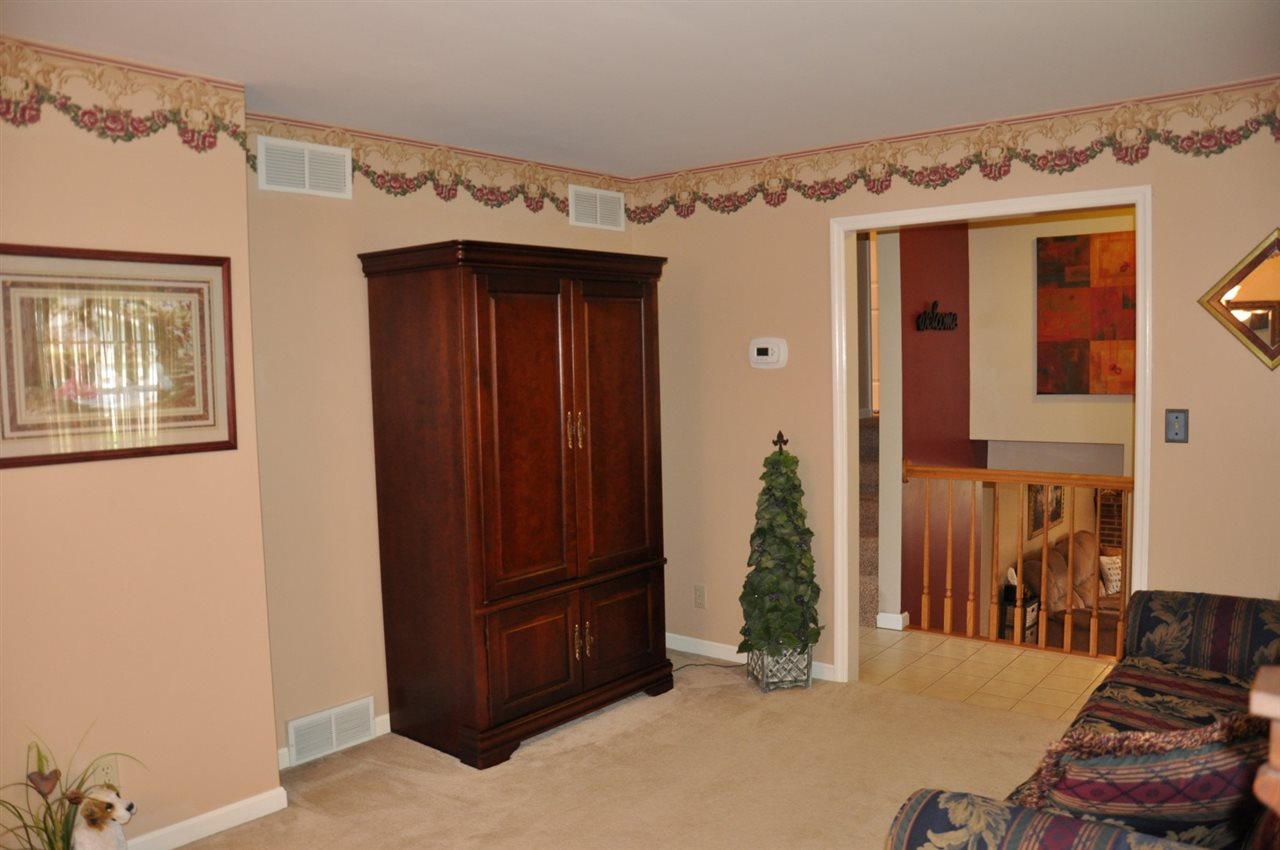 7925 Spry Road Evansville, IN 47715 - Photo 2 of 22 Gallery Image 2