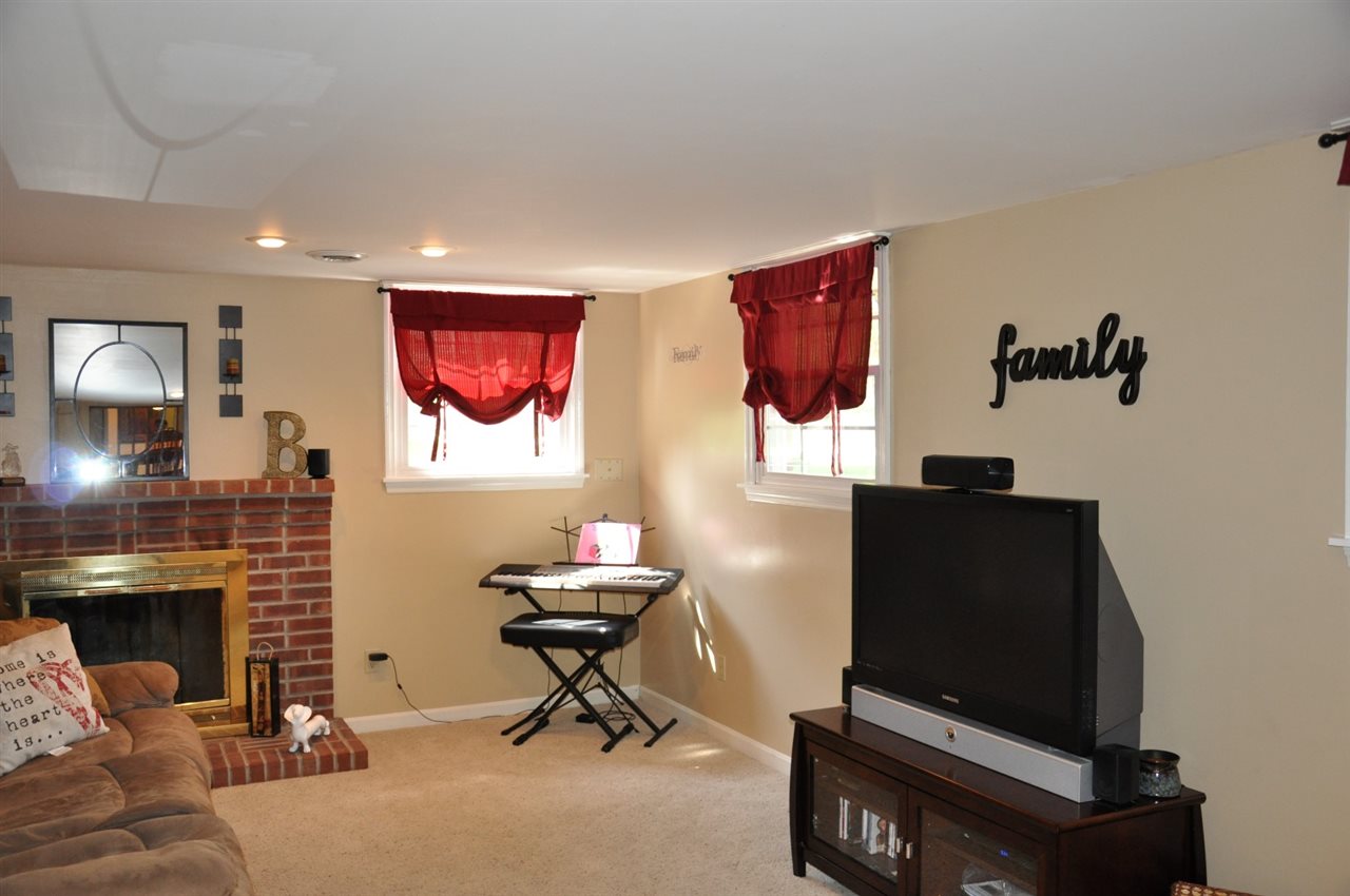 7925 Spry Road Evansville, IN 47715 - Photo 11 of 22 Gallery Image 11