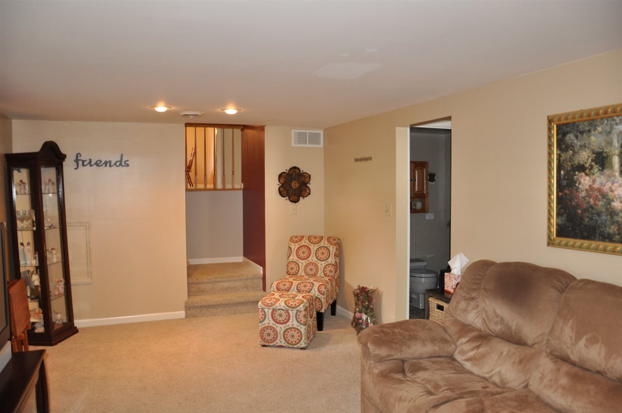7925 Spry Road Evansville, IN 47715 - Photo 13 of 22 Gallery Image 13