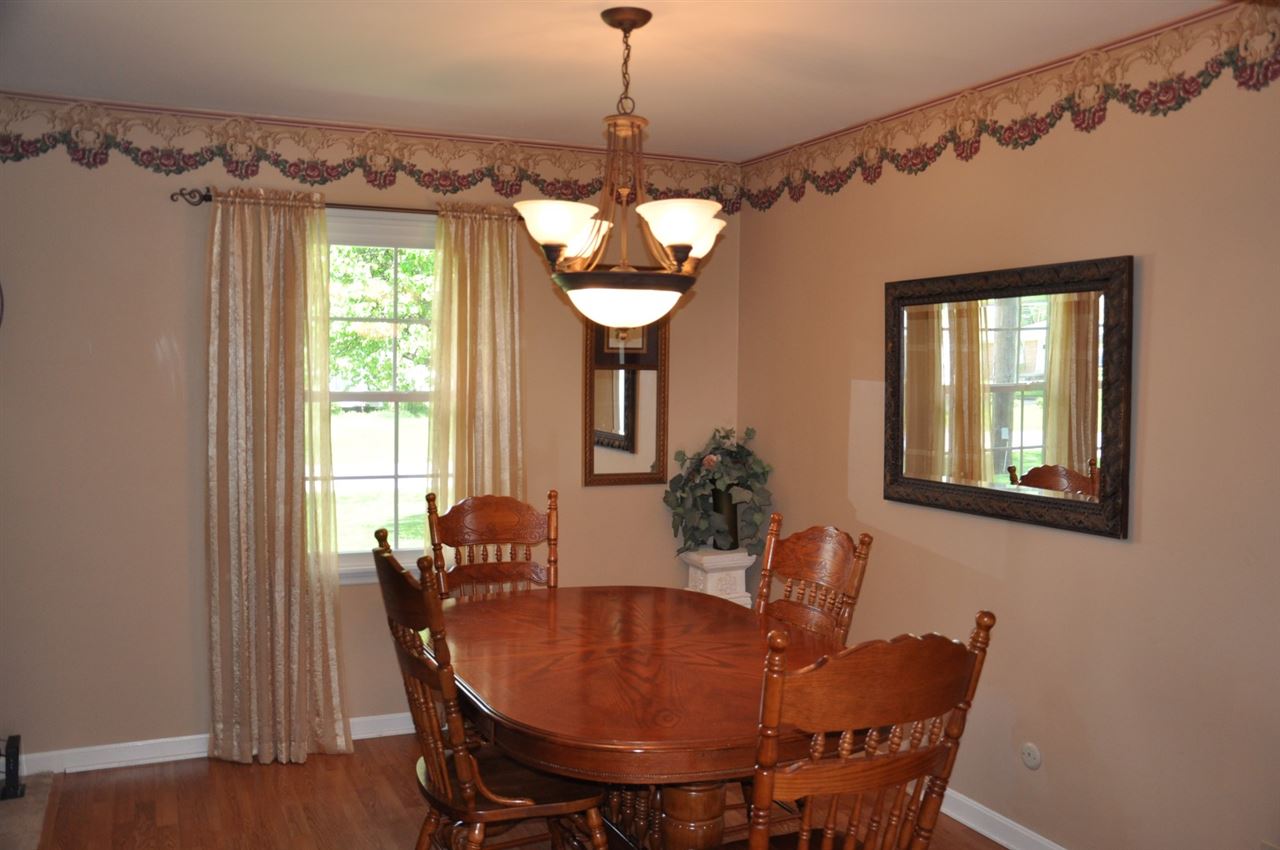 7925 Spry Road Evansville, IN 47715 - Photo 3 of 22 Gallery Image 3
