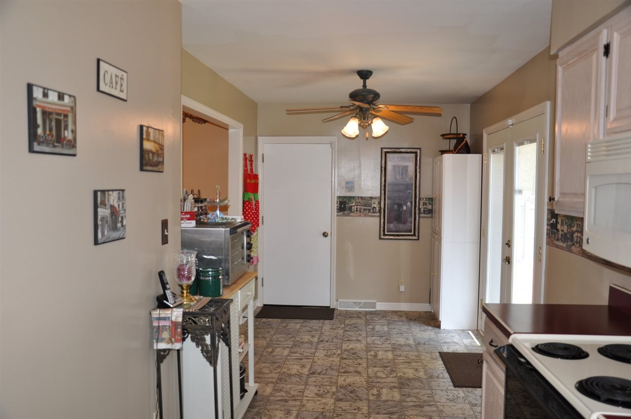 7925 Spry Road Evansville, IN 47715 - Photo 5 of 22 Gallery Image 5