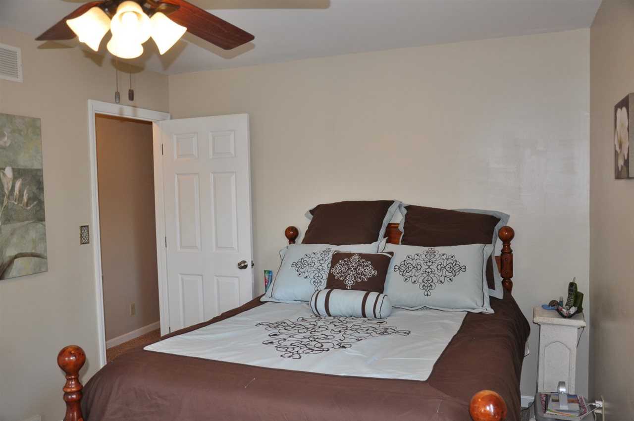 7925 Spry Road Evansville, IN 47715 - Photo 7 of 22 Gallery Image 7