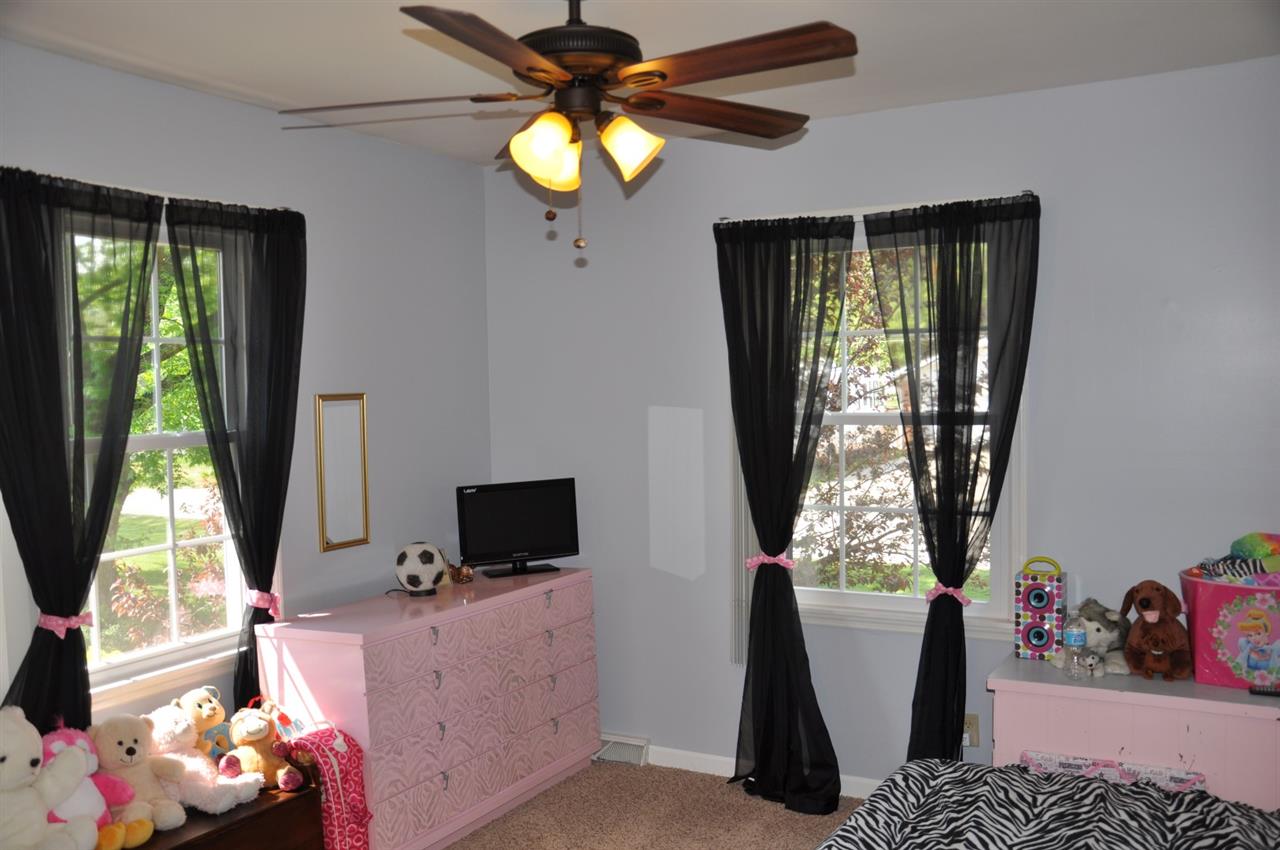 7925 Spry Road Evansville, IN 47715 - Photo 10 of 22 Gallery Image 10