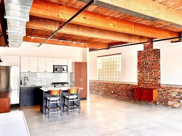 $3,900 | 950 Dorchester Avenue, Unit 205, Boston, MA 02125